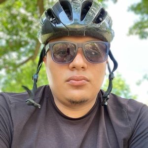 Meet your Posher, Denis